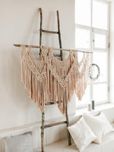 Load image into Gallery viewer, Large macrame wall hanging &quot;Lorelei&quot;
