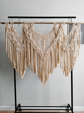 Load image into Gallery viewer, Large macrame wall hanging &quot;Lorelei&quot;
