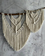 Load image into Gallery viewer, Macrame wall hanging &quot;Solange&quot;
