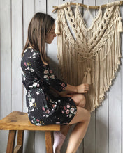 Load image into Gallery viewer, Macrame wall hanging &quot;Wendy&quot;
