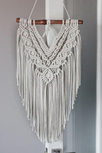 Load image into Gallery viewer, Small macrame wall hanging &quot;Heather&quot;
