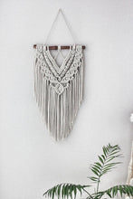 Load image into Gallery viewer, Small macrame wall hanging &quot;Heather&quot;
