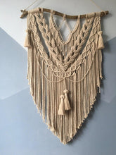 Load image into Gallery viewer, Macrame wall hanging &quot;Wendy&quot;
