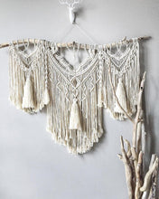 Load image into Gallery viewer, Large macrame wall hanging &quot;Savannah&quot;
