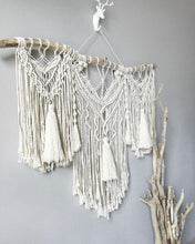 Load image into Gallery viewer, Large macrame wall hanging &quot;Savannah&quot;
