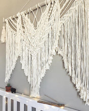 Load image into Gallery viewer, Large macrame wall hanging &quot;Agnes&quot;
