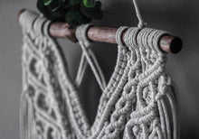 Load image into Gallery viewer, Small macrame wall hanging &quot;Heather&quot;
