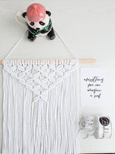 Load image into Gallery viewer, White small macrame wall hanging &quot;Selene&quot;
