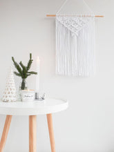 Load image into Gallery viewer, White small macrame wall hanging &quot;Selene&quot;
