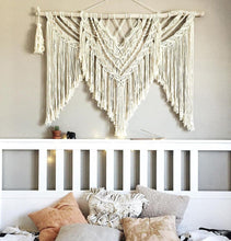 Load image into Gallery viewer, Large macrame wall hanging &quot;Agnes&quot;
