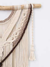 Load image into Gallery viewer, Small macrame wall hanging &quot;Una&quot;
