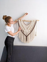 Load image into Gallery viewer, Small macrame wall hanging &quot;Una&quot;
