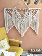 Load image into Gallery viewer, Large macrame wall hanging &quot;Agnes&quot;
