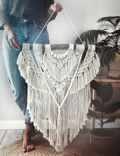 Load image into Gallery viewer, Small macrame wall hanging &quot;Adele&quot;
