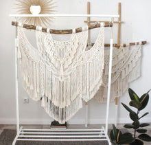 Load image into Gallery viewer, Macrame wall hanging &quot;Undine&quot;
