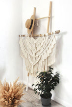 Load image into Gallery viewer, Macrame wall hanging &quot;Odelia&quot;
