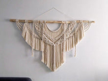 Load image into Gallery viewer, Large macrame wall hanging Belle
