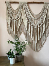 Load image into Gallery viewer, Macrame wall hanging Aurora
