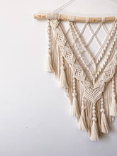 Load image into Gallery viewer, Large macrame wall hanging Fiona
