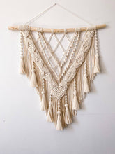 Load image into Gallery viewer, Large macrame wall hanging Fiona
