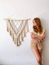 Load image into Gallery viewer, Large macrame wall hanging Fiona
